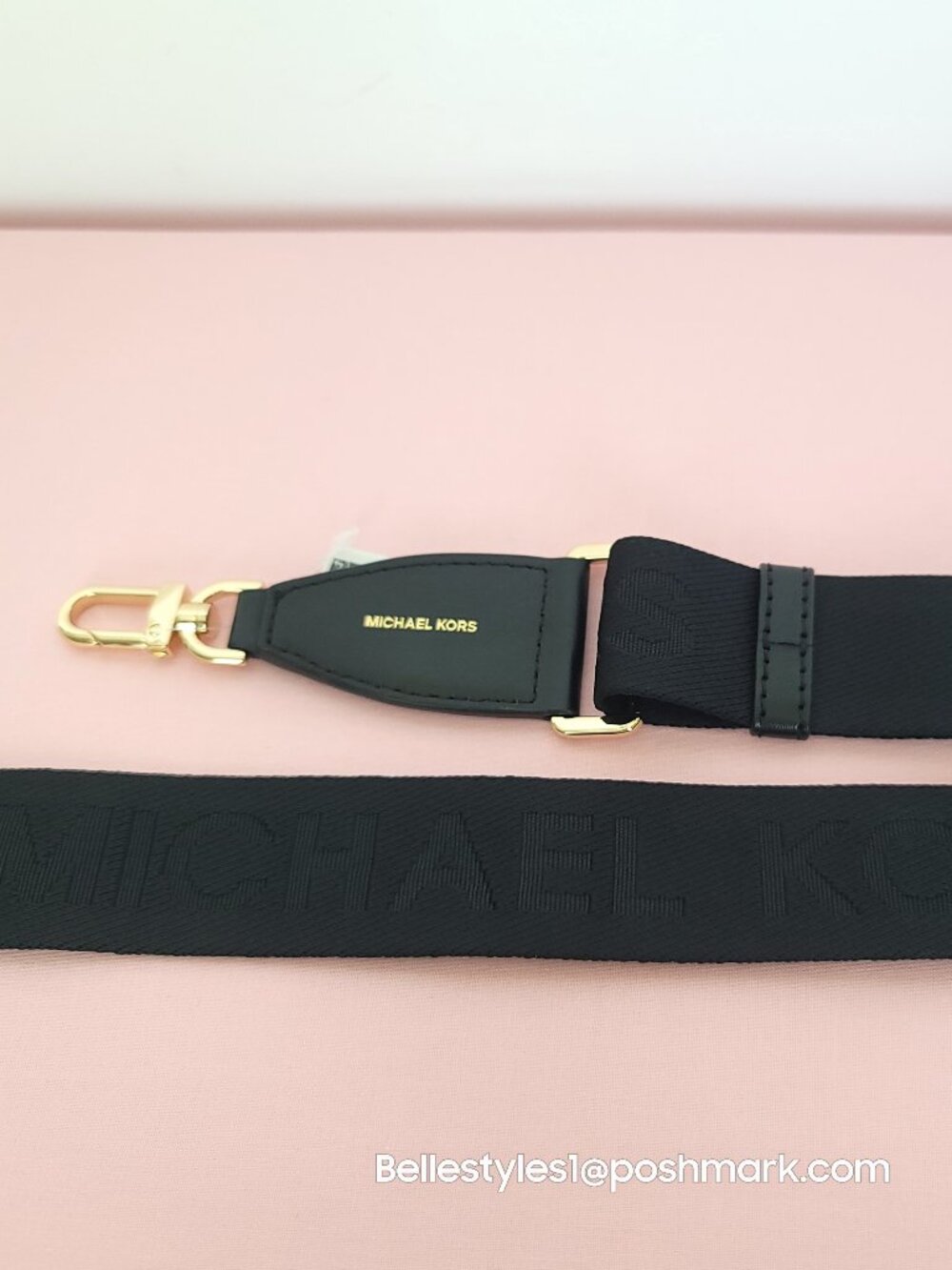 MICHAEL KORS Webbing Strap Signature Logo with Carabiner Clip- Black ⭐ - Picture 14 of 16